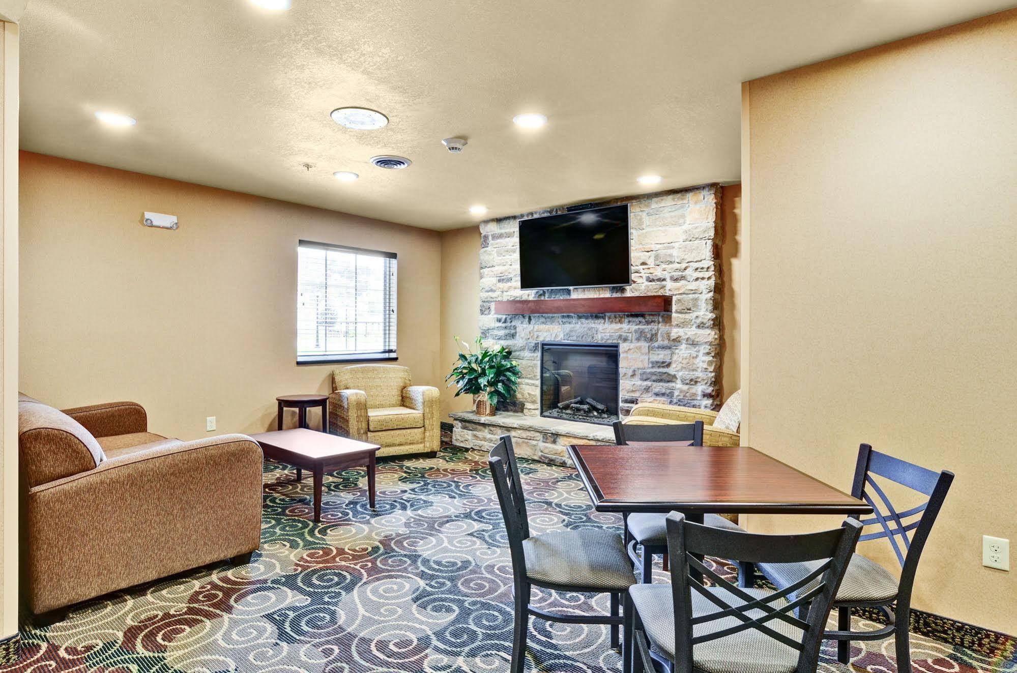 Cobblestone Inn & Suites - Ambridge Exterior foto