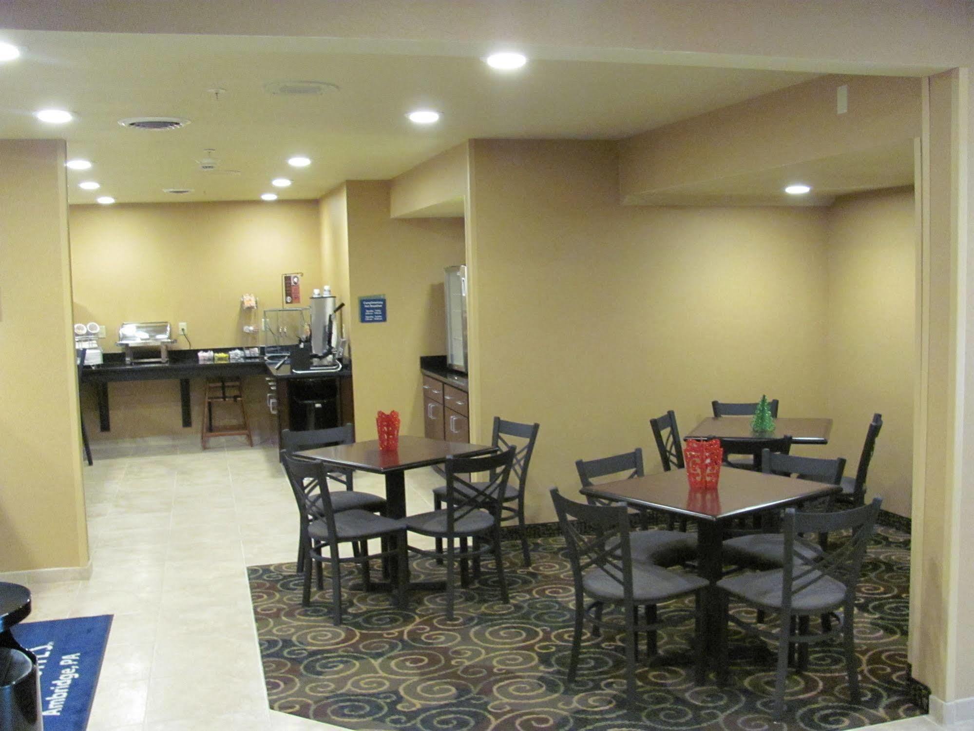 Cobblestone Inn & Suites - Ambridge Exterior foto
